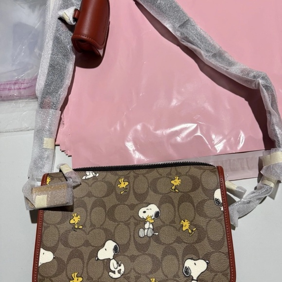 Coach X Peanuts Heritage Convertible Crossbody with Snoopy and Woodstock - Picture 2 of 10